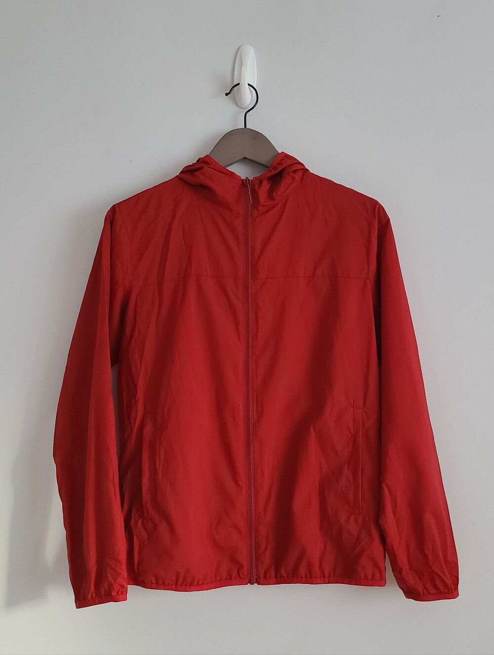 Uniqlo Kid's Lightweight Red Hooded Jacket Size 13 Or XS Adults
